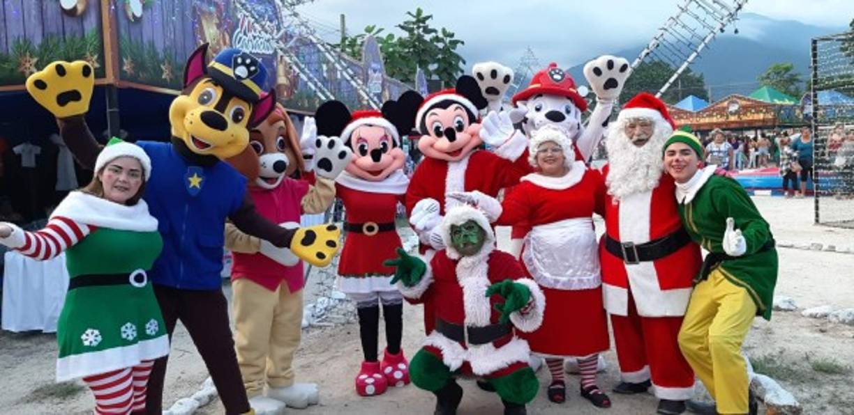 El entretenimiento para los más pequeños no puede faltar, aquí encontrará botargas coloridas.