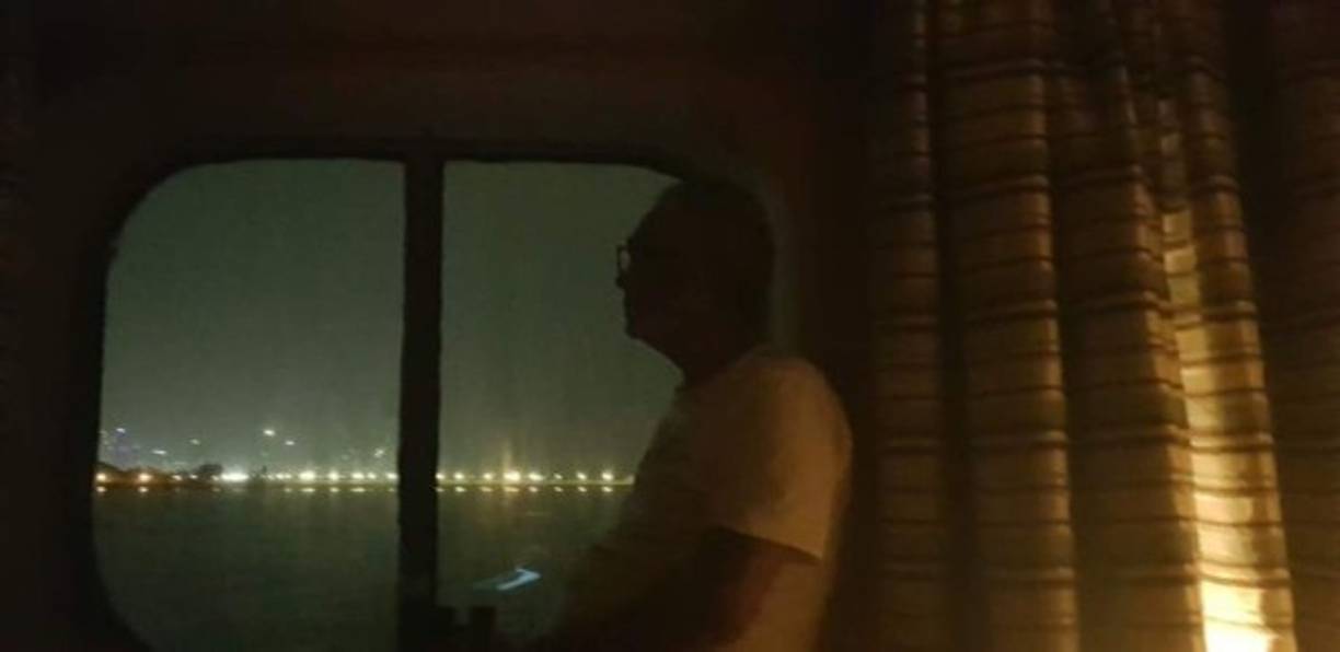 Sin embargo, se vio obligado a alterar su recorrido hacia Panamá ante el cierre de puertos y fronteras decretados por los gobiernos sudamericanos ante la expansión del coronavirus que rechazaron que desembarcara cuando alertó que cientos de pasajeros presentaban síntomas de gripe.