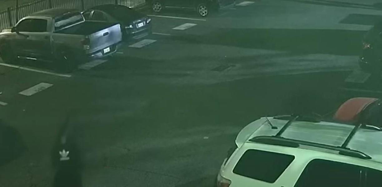 La policía local difundió las últimas imágenes con vida de José Luis Maldonado y las de su atacante.