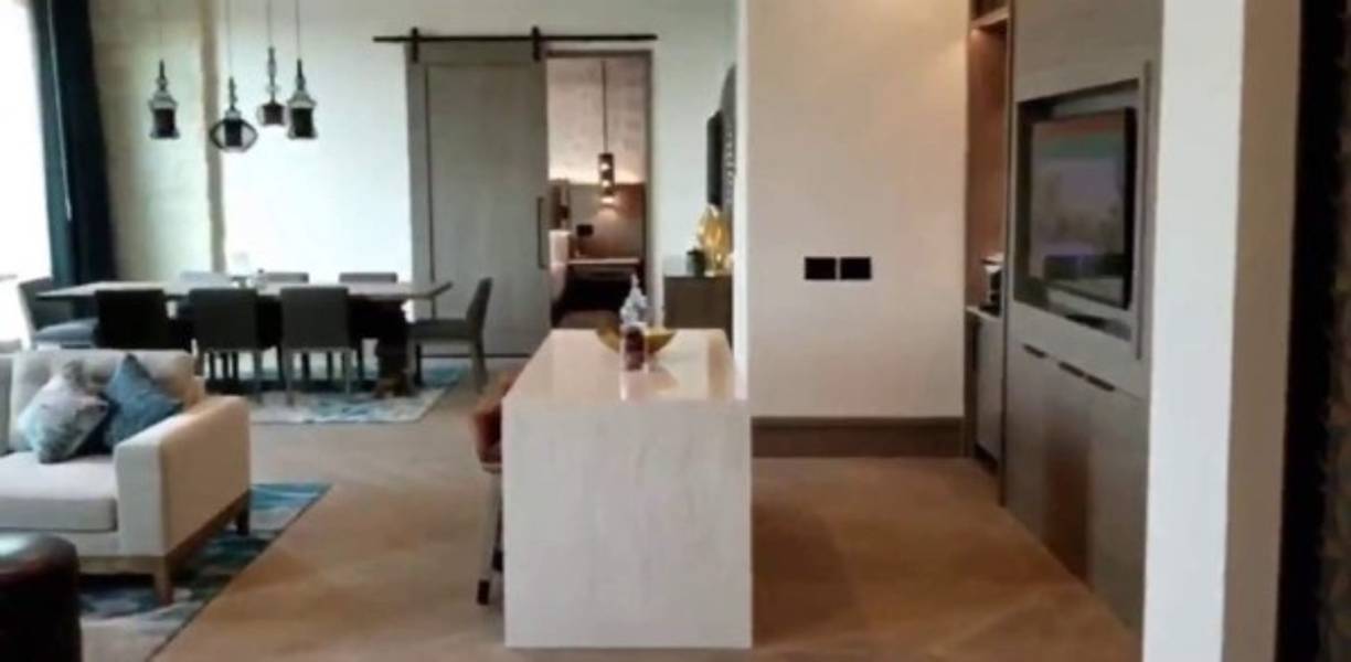 LeBron James vive como un auténtico rey en la suite.