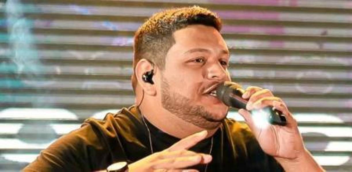 La esposa del fallecido, Jhullyenny Lisboa Silva, compartió detalles sobre los eventos que llevaron a su trágica pérdida, afirmando que Darlyn Morais comenzó a experimentar debilidad en su cuerpo y cambios en su piel, lo que finalmente los llevó a buscar atención médica de emergencia.