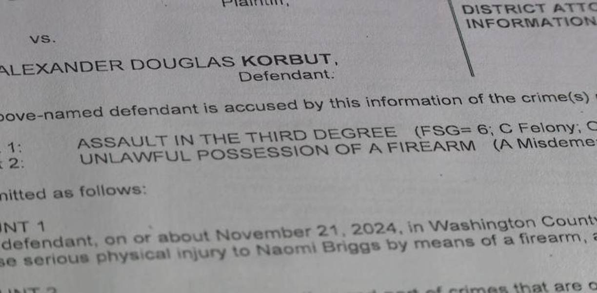 La adolescente permanece en la unidad de cuidados intensivos, conectada a máquinas y con el abdomen aún abierto debido a las lesiones.
