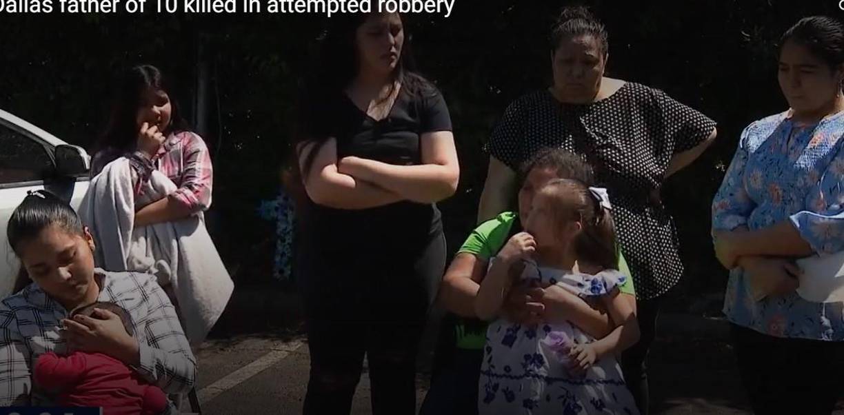 Su viuda, Wendy, sostenía a su hijo menor, que nació hace apenas seis meses.