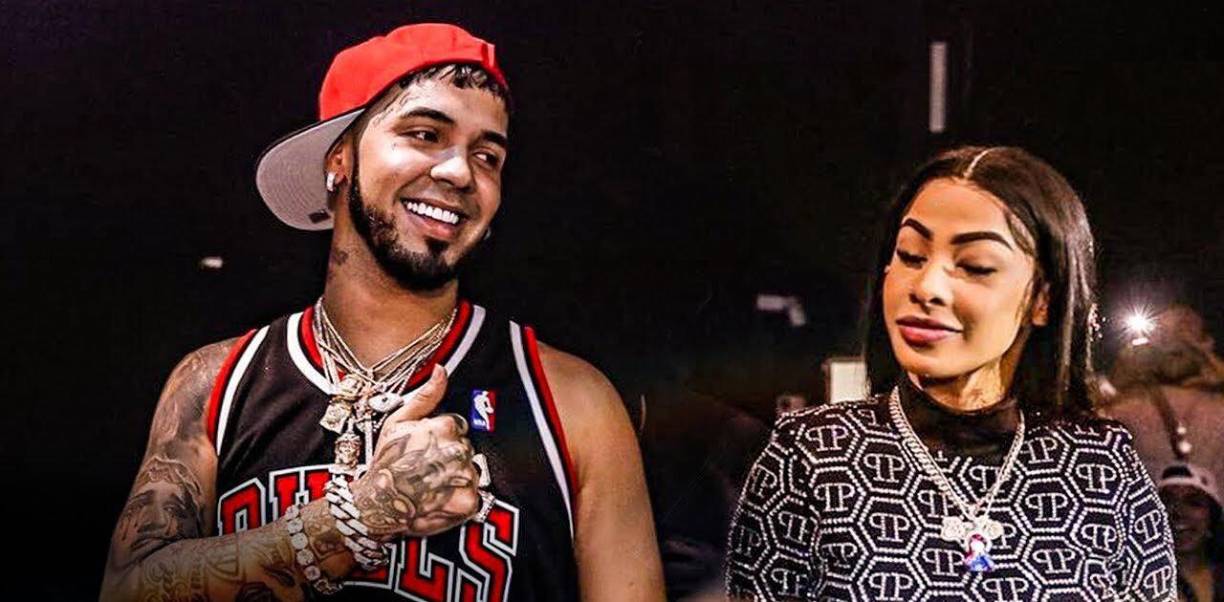 Aunque el puertorriqueño le pidió en varias ocasiones a la colombiana retomar su relación, desde hace unas semanas ya no se les ha visto juntos, incluso él borró las imágenes que tenía en su cuenta de Instagram con ella.