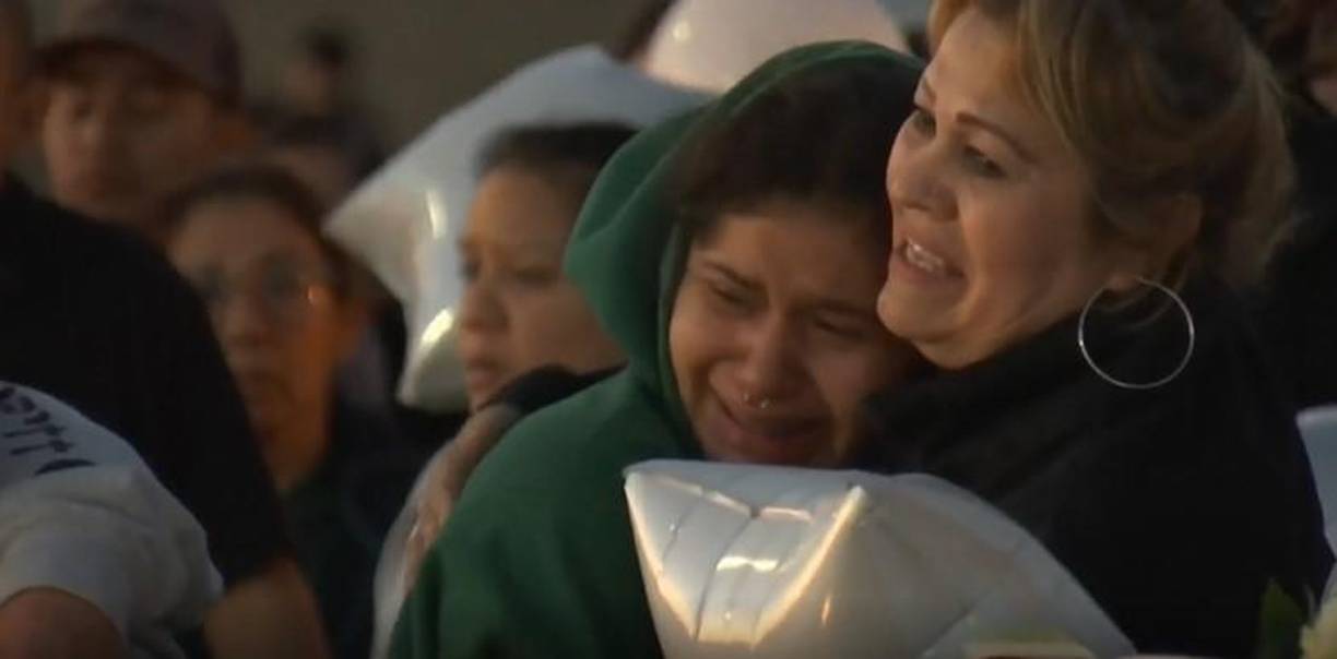 La familia ahora pide el apoyo del público pues no están preparados para esta despedida triple. Mientras, la investigación al parecer continúa.