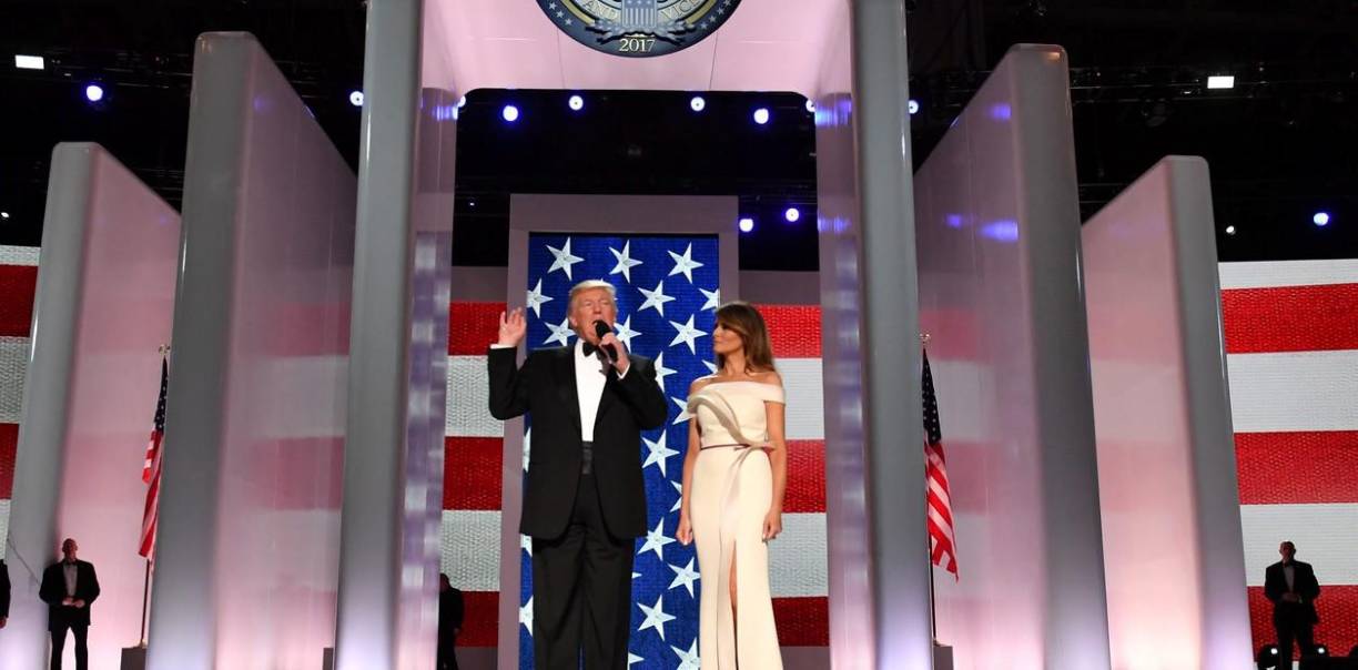 Los rumores de que la pareja hace vidas separadas han resurgido en medios estadounidenses que afirman que la ex modelo no residirá en la Casa Blanca sino en Nueva York, donde su hijo asiste a la universidad.