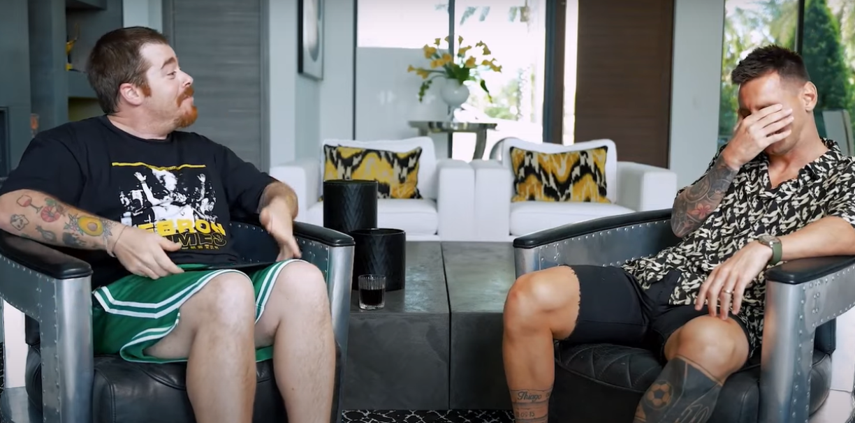 Granados hizo de las suyas y le preguntó a Messi por su miembro. El atacante se puso nervioso, llevándose las manos al rostro. “Si querés no hablamos del tema”, le decía el comediante. Y Leo respondía entre risas: “Cambia, cambia...”.