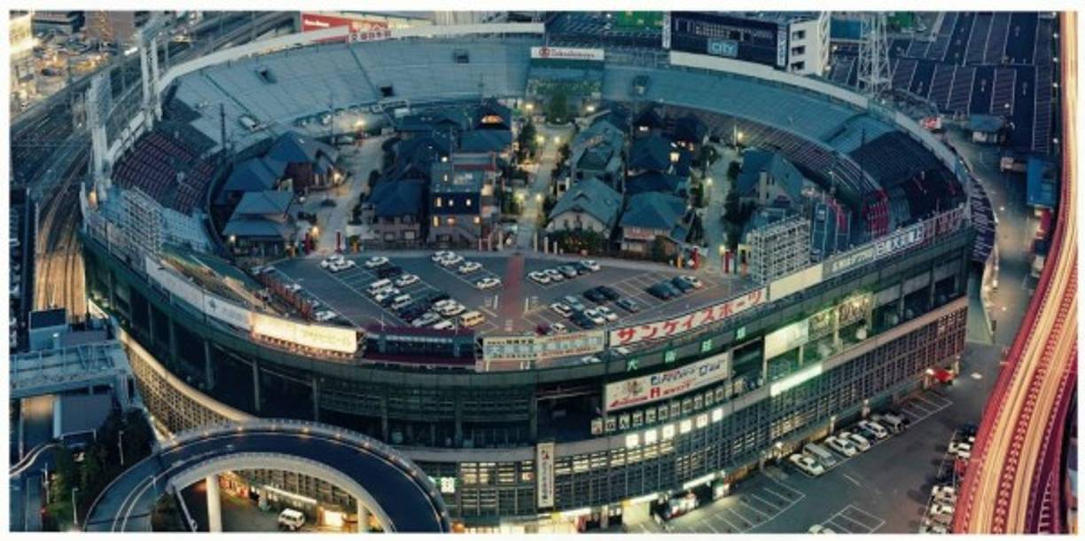 El Osaka de Japón fue un estadio donde se jugó béisbol. Su capacidad era de 32 mil personas. En 1988 el equipo Nankai Hawks fue vendido al Grupo Daiei y se trasladó a otra ciudad, por lo que el estadio fue abandonado y posteriormente comprado por una constructora de viviendas, la cual lo convirtió en un complejo habitacional.<br/>Foto:www.cosasexclusivas.com/2012/01/