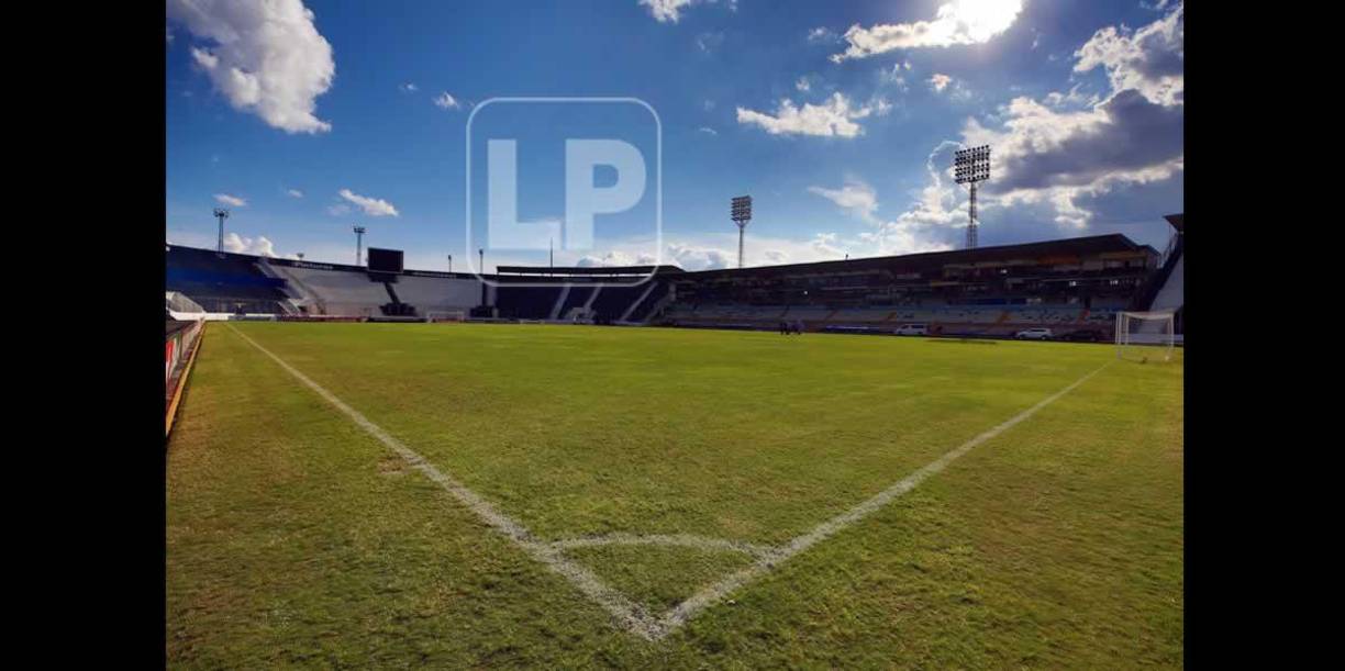 Dos semanas después de dicha presentación en el estadio Nacional, así luce el engramillado.
