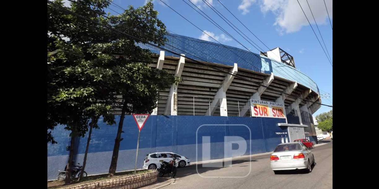 La fachada de afuera del estadio Nacional.