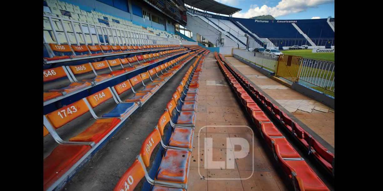 En la localidad de silla también se ve en deplorables condiciones. Los asientos lucen horribles y dañados.