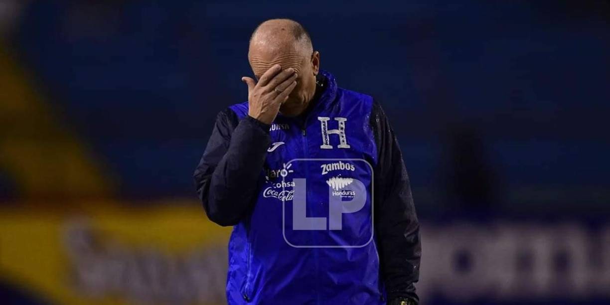 El sufrimiento de Fabián Coito durante el partido contra Costa Rica.
