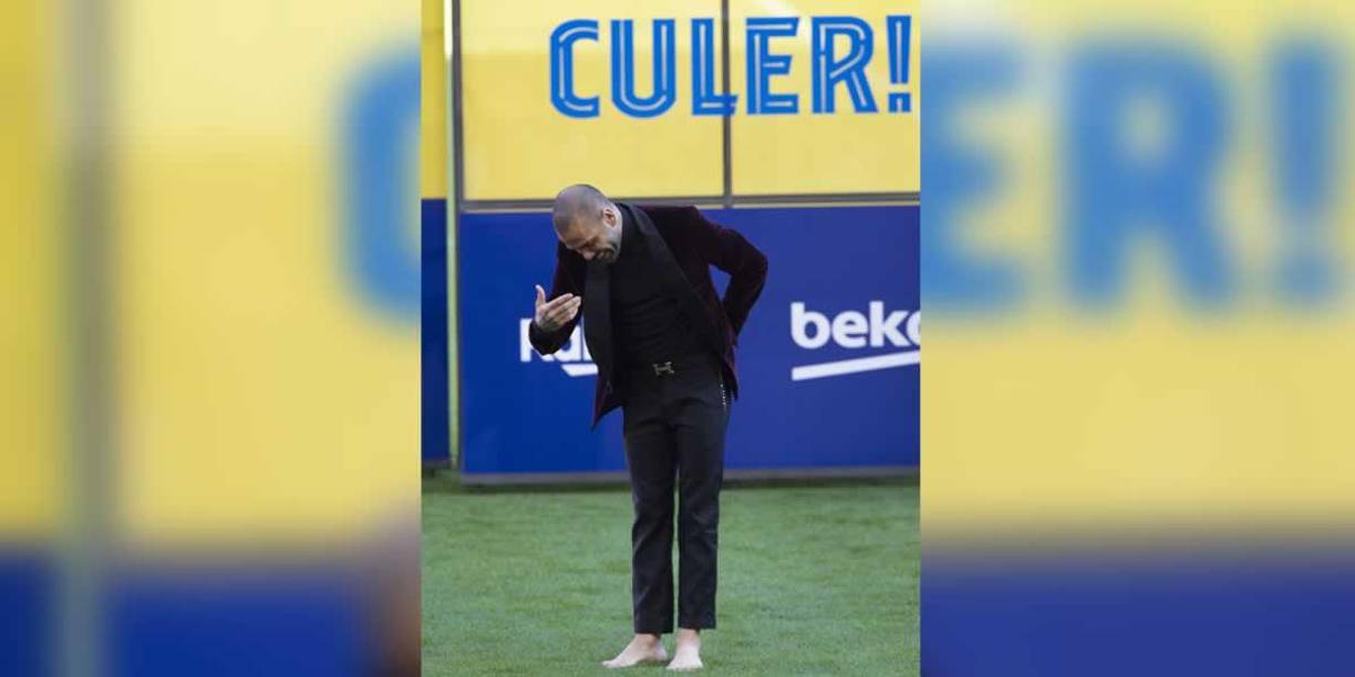La ‘locura’ de Dani Alves en el Camp Nou.