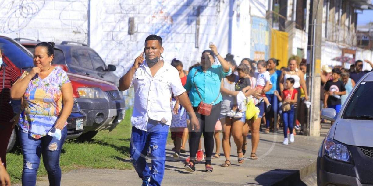 Los porteños acudieron a la toma de posesión de Martell, quien asume el cargo tras 16 años en el poder de Allan Ramos. 