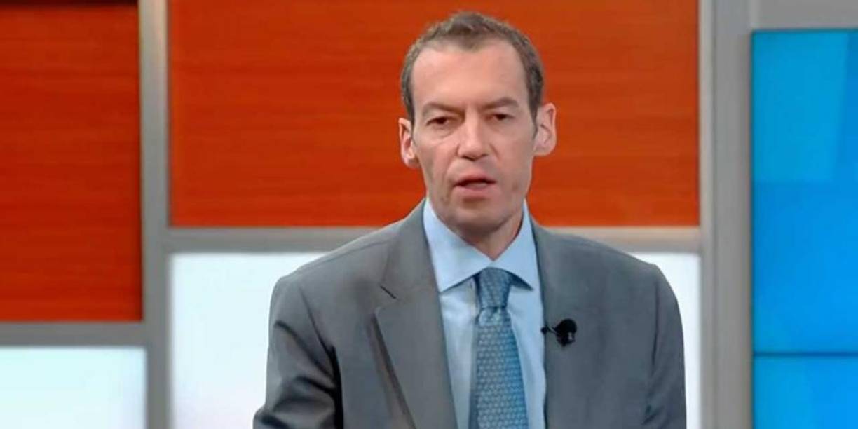 Y es que, el reconocido periodista ha ido recuperando de a poco físicamente tras librar una batalla que lo aquejaba en 2022, debido a un contagio de tres virus diferentes de neumonía mientras era parte de FOX Sports.