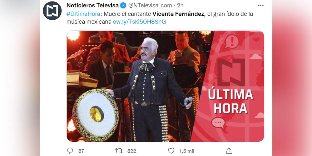 A los ocho años Chente aprendió a tocar la guitarra y comenzó sus estudios de música folclórica. 