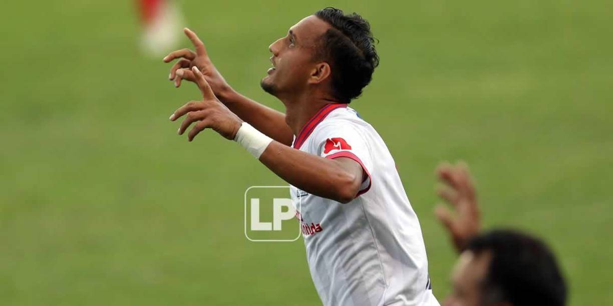 Diego Reyes también entró de cambio y sentenció al Marathón.