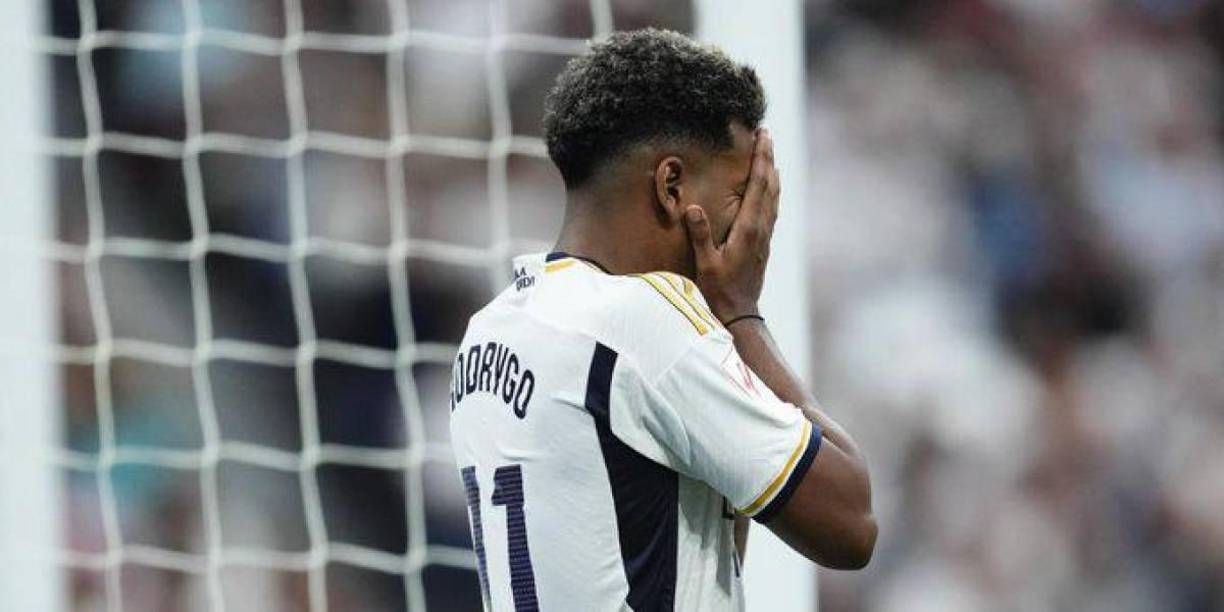 El brasileño Rodrygo es otro de los señalados por la prensa española por su terrible partido en el derbi. 
