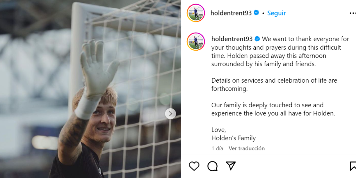 Luego de confirmarse la triste noticia, los seguidores del club fueron a dejar mensajes de condolencias y apoyo para su familia.