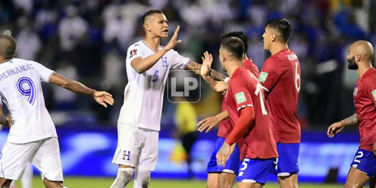Tras el pitazo final, jugadores de Honduras y Costa Rica protagonizaron un zafarrancho.