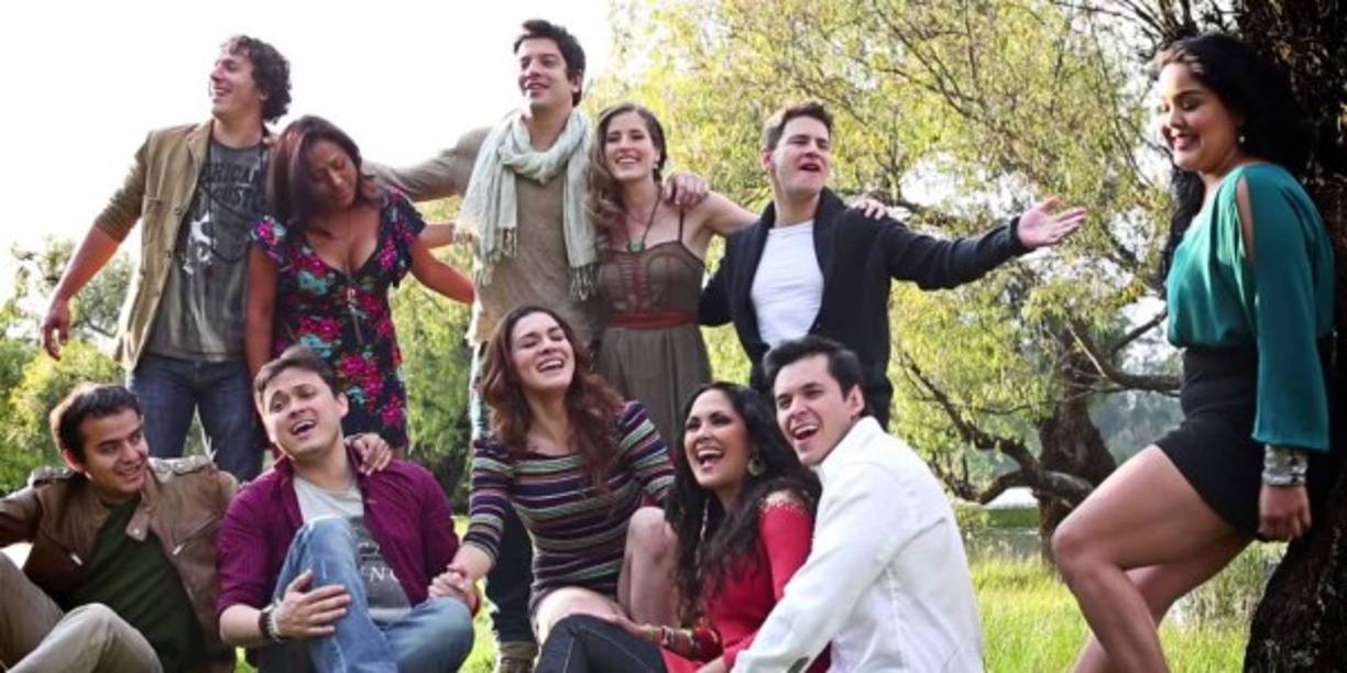 La Primera Generación se formó en 2002 y fue integrada por varios alumnos que ahora han saltado a la fama gracias a la música.