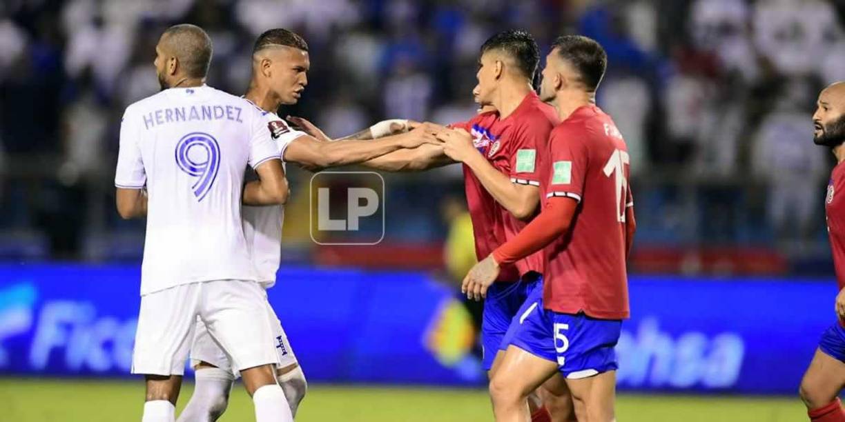 Tras el pitazo final, jugadores de Honduras y Costa Rica protagonizaron un zafarrancho.