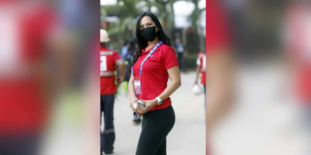 Las bellezas que cautivan en el partido Honduras-Jamaica en el Olímpico