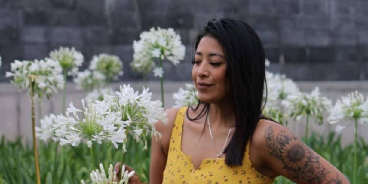 El cuerpo de la mujer fue hallado en una zona rural del sur de Ciudad de México por trabajadores que mitigaban un incendio cerca de un paso vehicular, indicó el vocero de la fiscalía capitalina, Ulises Lara, en un mensaje a medios difundido el martes.