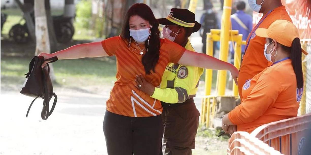 Las bellezas que cautivan en el partido Honduras-Jamaica en el Olímpico