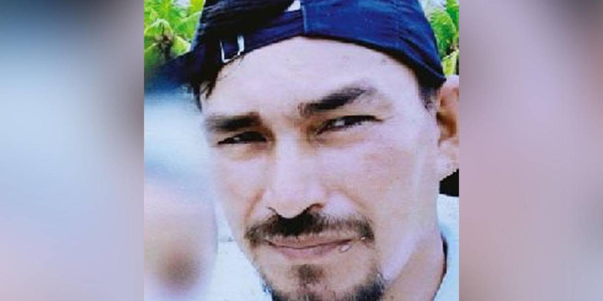 Jhony Castillo (35) padrastro del joven de la fotografía anterior. Castillo y su hijastro a eso de las 7:00 pm del martes recién habían llegado de trabajar a su casa en la colonia Rivera Hernández cuando fueron atacados a balazos por varios sujetos.