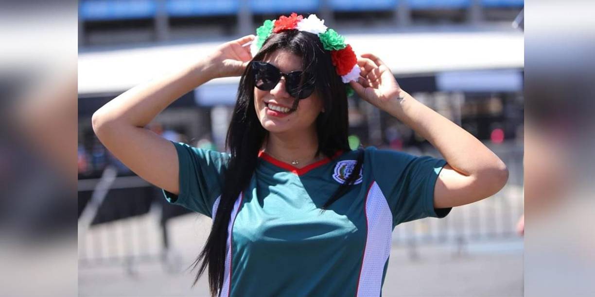 Catrachos presentes en el Azteca para apoyar a Honduras ante México