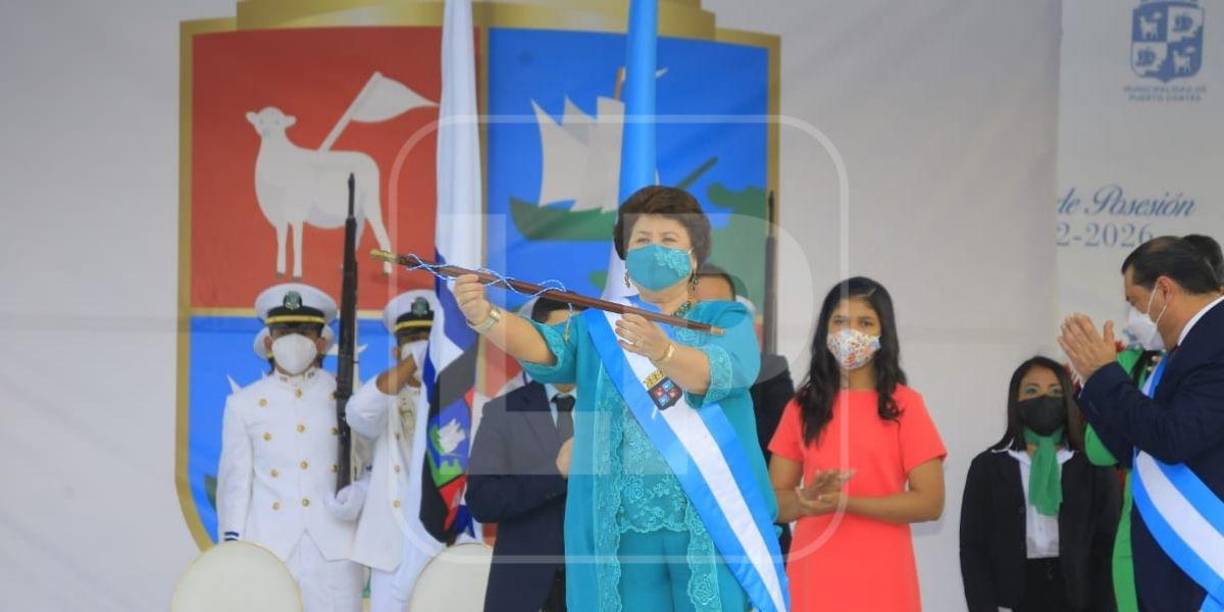 Martell es una de las alcaldesas que asume este día a nivel nacional. Puerto Cortés es una de las principales ciudades de la zona norte y corazón del comercio marítimo. 