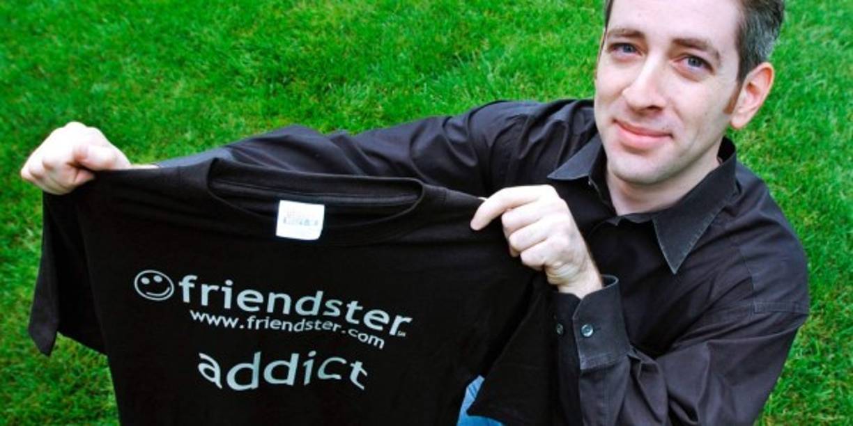 Fue una de las primeras redes cuando apareció en 2002 y era muy popular...hasta que apareció otro miembro de esta lista (MySpace) y por supuesto, tampoco pudo contra Facebook. Google ofreció rescatarla en 2003 pero sus propietarios rechazaron la oferta, en lo que se considera uno de los errores más grandes que se pueden cometer en Silicon Valley. Aunque permanece más bien olvidada, no ha desaparecido y todavía tiene presencia en el juego social.