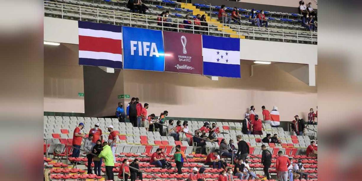 El estadio Nacional de Costa Rica contó con la presencia de aficionados locales y visitantes.