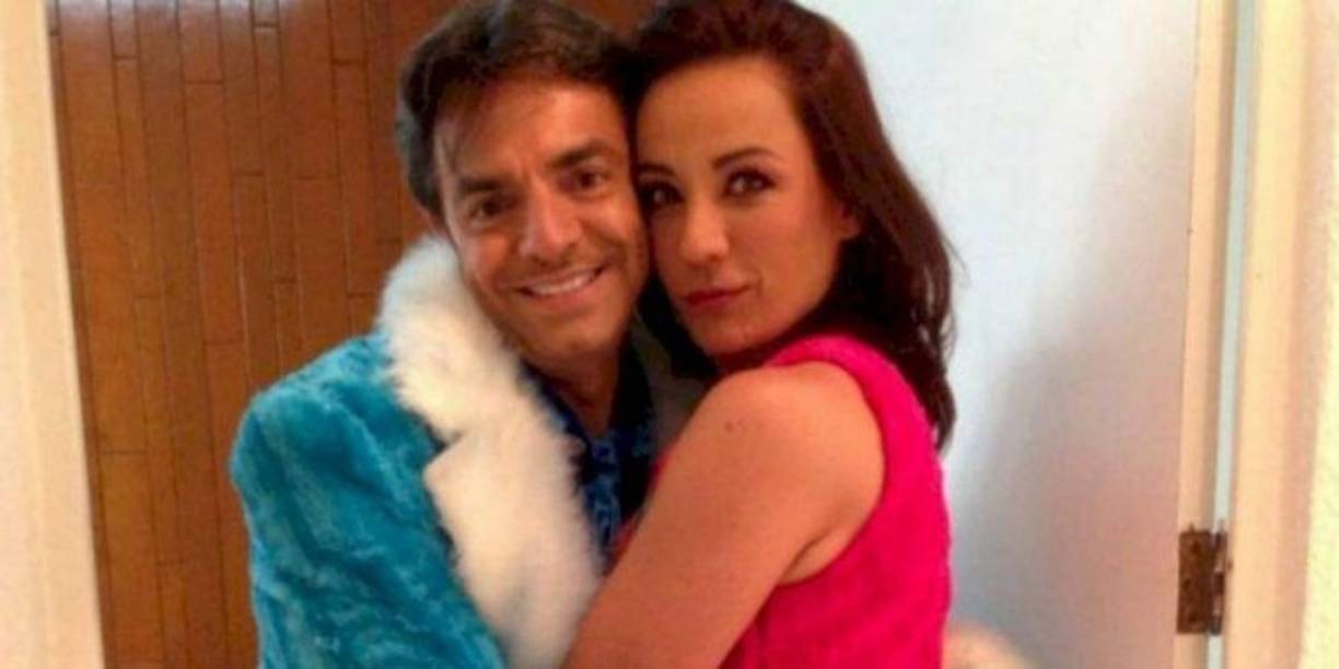 'Para el sketch de escena viene Dacia Arcaráz y en eso me dicen que no puede llegar, que tuvo un contratiempo, pero me dicen: ‘Ya le hablé a Consuelo Duval’, ¿qué opinas? ‘Pues si es lo único que hay, pues ni modo', aseguró el comediante.