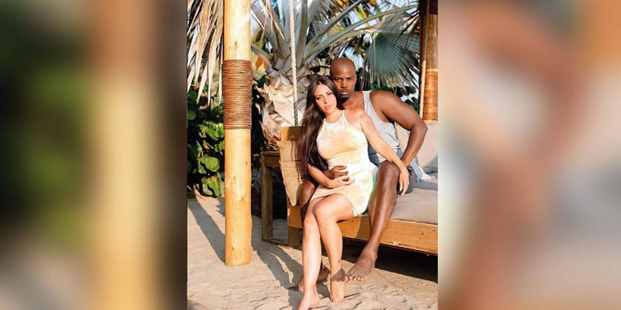 La presentadora del programa sabatino ‘WWE Saturday Night’ inició una relación formal con el productor musical ‘Tis Zombie’ hasta llegar al santo matrimonio.