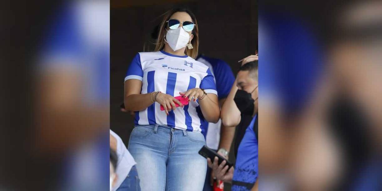 Las bellezas que adornaron el partido Honduras-Costa Rica en el Olímpico