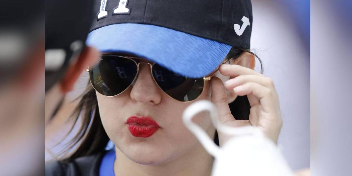 Las bellezas que adornaron el partido Honduras-Costa Rica en el Olímpico