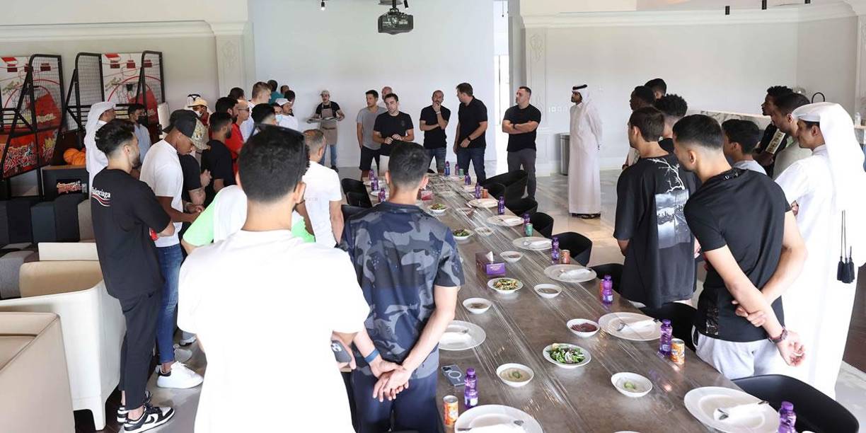 El exjugador azulgrana dio un discurso de despedida para los presentes.