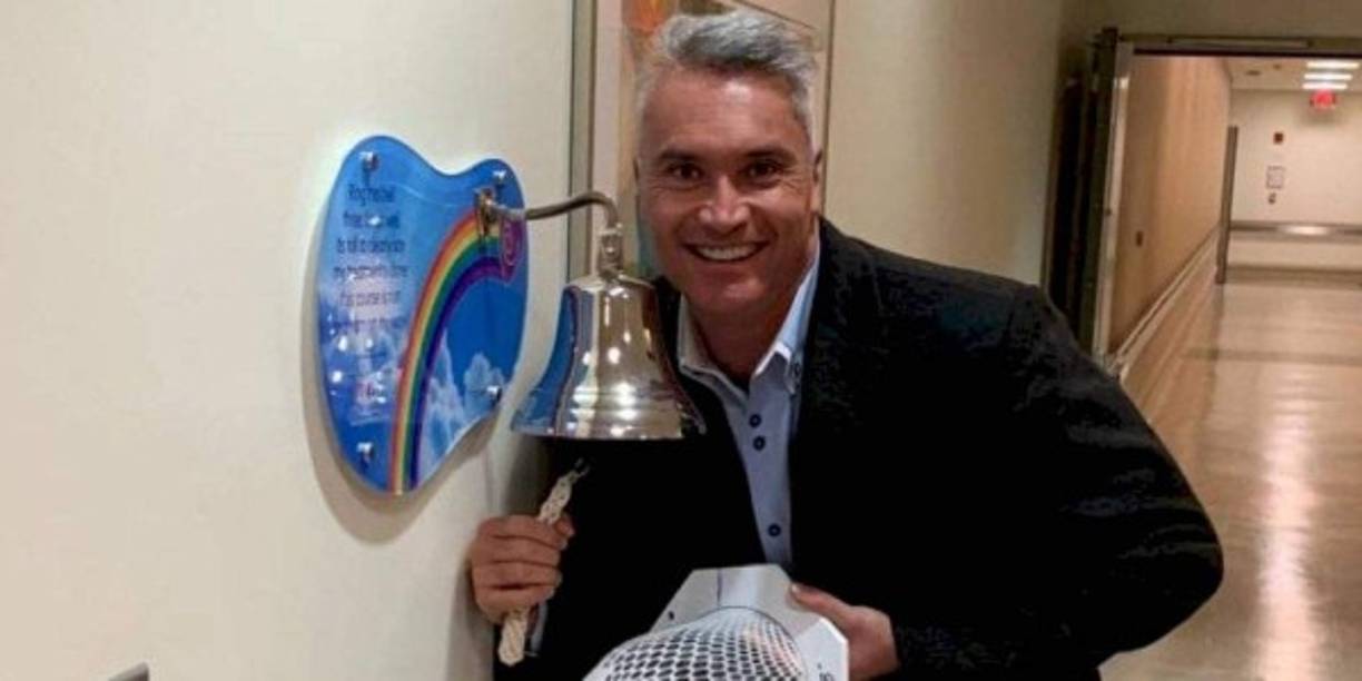 El programa 'Un Nuevo Día' y Telemundo se unieron a la pena que embarga a la familia del periodista mexicano Edgardo del Villar, quien murió a casi dos años de que le fueron detectados varios tumores en el cerebro que resultan cancerígenos. Del Villar tenía 51 años de edad.