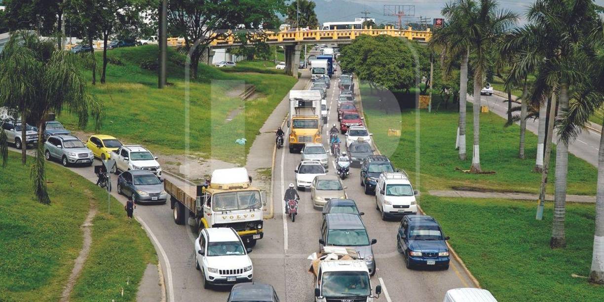 A pesar de obras de liberación en la zona, en horas de mayor circulación se excede la capacidad de la vía. 