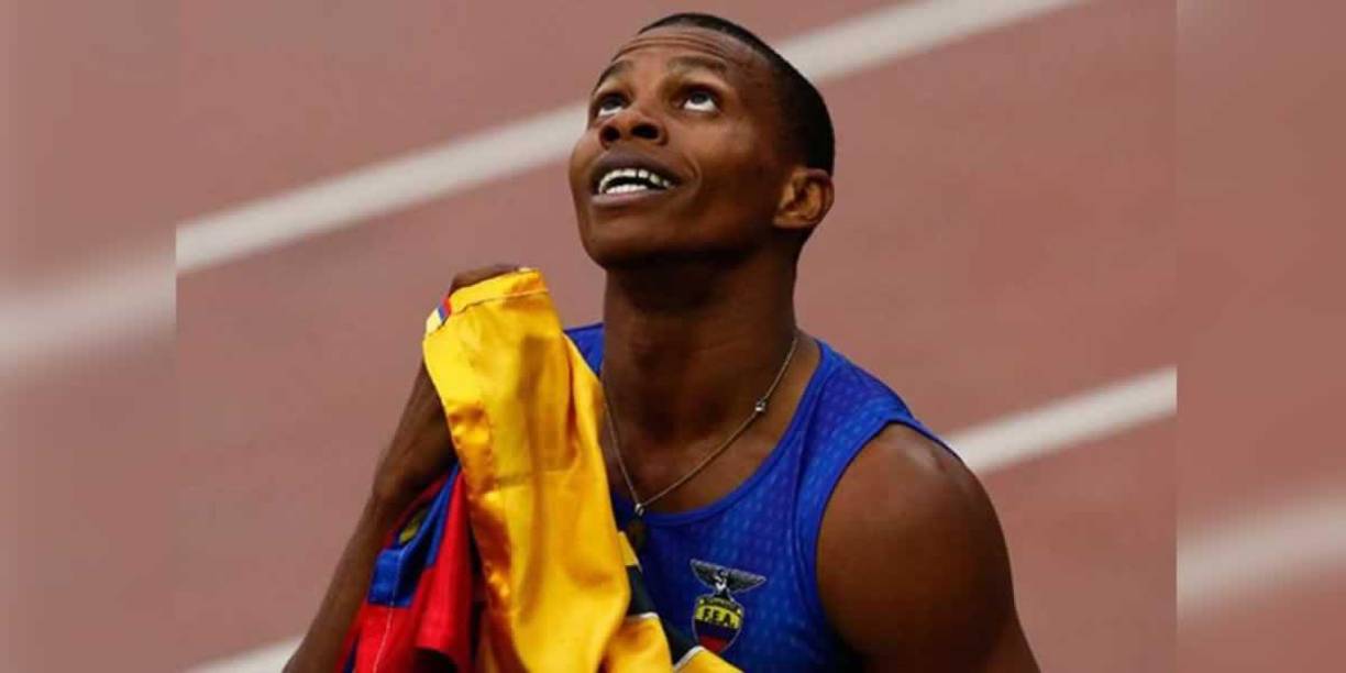 La policía confirmó que varios sujetos vestidos con uniformes similares a los policiales se bajaron de un vehículo y abrieron fuego contra el deportista de 32 años y un acompañante, Christopher Arcalla Ramírez, que también falleció.