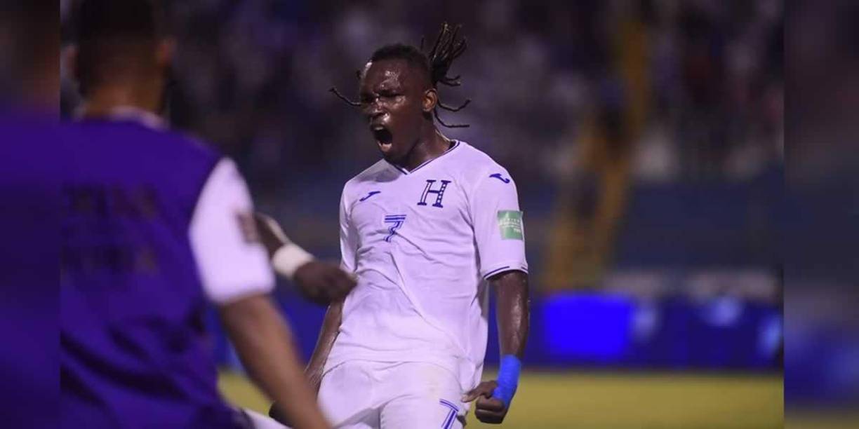 La eufórica celebración de Alberth Elis tras marcar su gol ante los panameños.