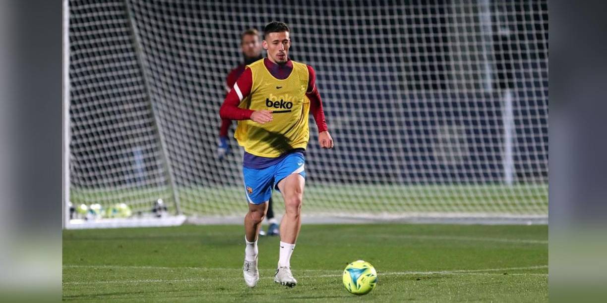 Risas y buen rollo: el primer entrenamiento de Xavi con el equipo completo del Barça