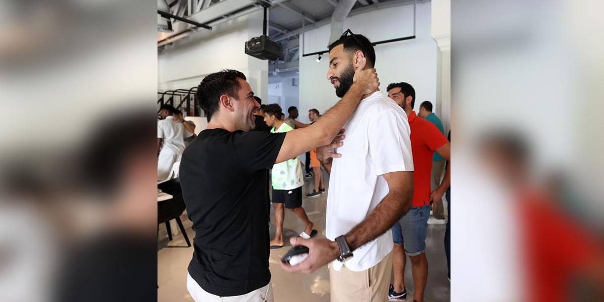 Uno a uno se fueron despidieron de Xavi Hernández.