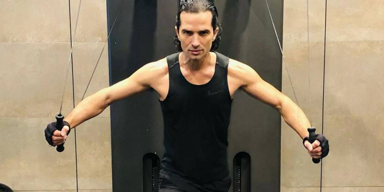  Durante un par de días estuvieron en contacto vía mensajes, pero tiempo después simplemente dejó de tener contacto con el histrión. En sus últimas conversaciones, Jeff le dijo a su madre que su celular se le había caído en el baño y se había dañado. La progenitora del actor también mencionó que los últimos mensajes de su hijo fueron escritos de forma errónea, por lo que cree que alguien más los pudo haber enviado. Además, señaló que dejó de compartir su ubicación y que las contraseñas de sus redes sociales fueron cambiadas.