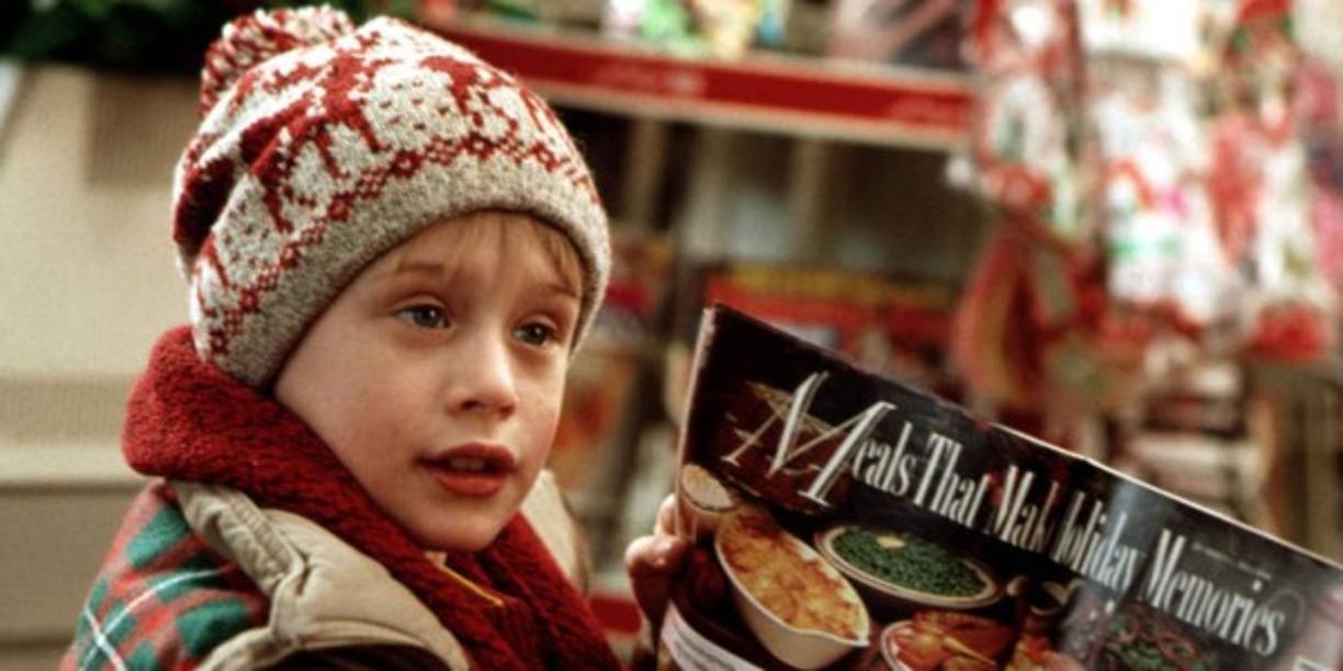 En 1990 se estrenó la película Home Alone, conocida en español como Mi pobre angelito. La película logró éxito mundial y convirtió a Macaulay Culkin en una estrella mundial.