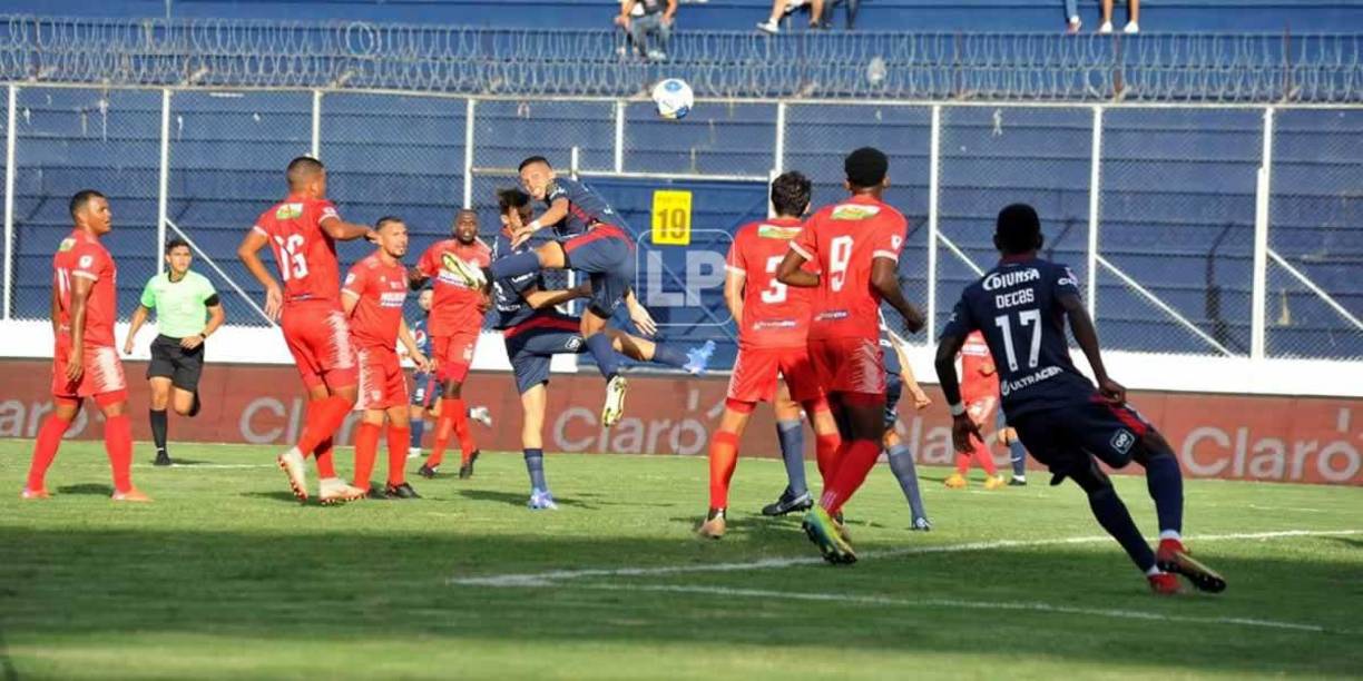 El cabezazo de Carlos Meléndez con el que Motagua se adelantó en el marcador ante Real Sociedad.