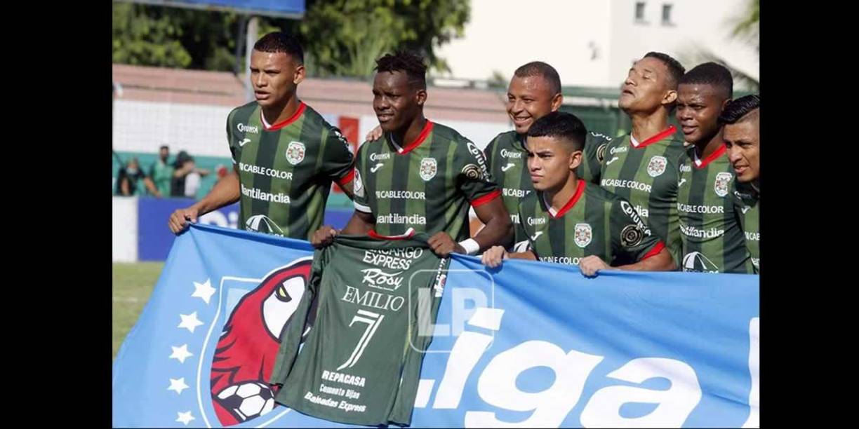 Los jugadores del Marathón se acordaron de su compañero Emilio Izaguirre, quien se lesionó de gravedad y se pierde lo que resta de la temporada.
