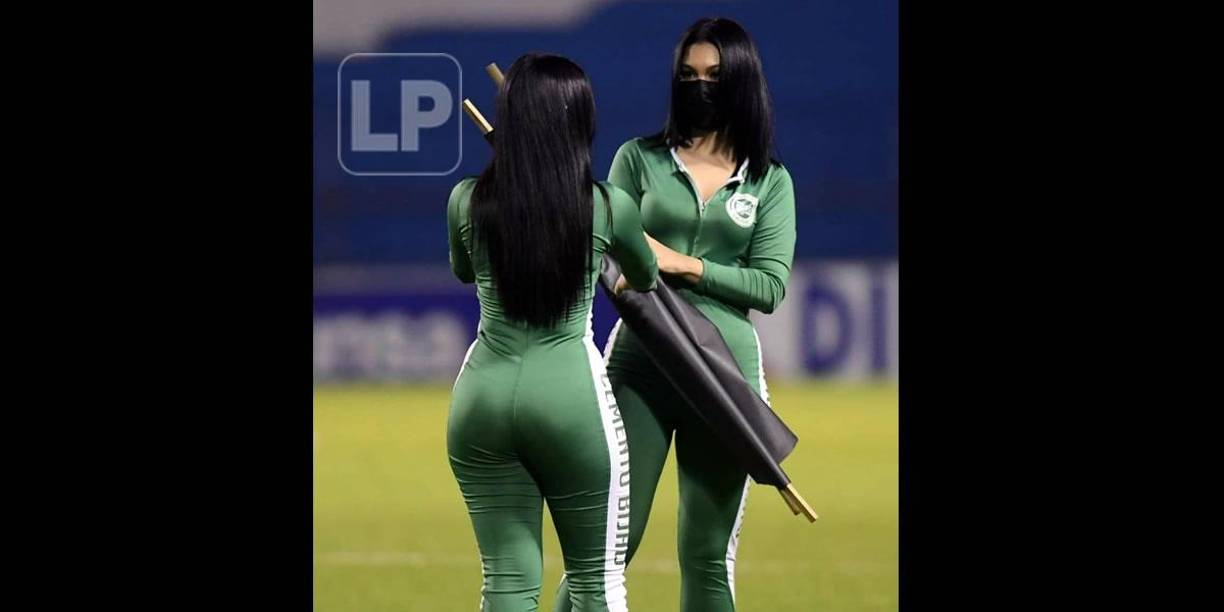 Las modelos robaron miradas en el estadio Olímpico.